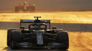 La mini-pole al tramonto di Valtteri Bottas, che scatta nella Sprint Qualifying davanti a Lewis Hamilton e Max Verstappen