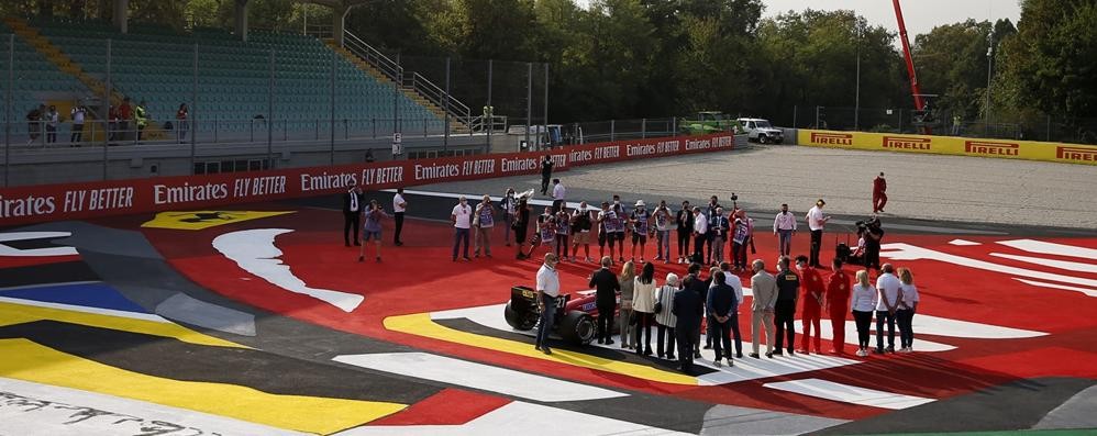 Autodromo intitolazione Parabolica a Michele Alboreto - foto Autdromo nazionale