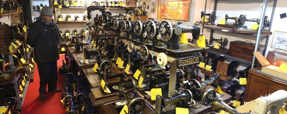 Macchine per cucire nel museo di Giuseppe Brioschi