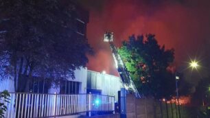 Monza incendio via Fermi - foto Vigili del fuoco