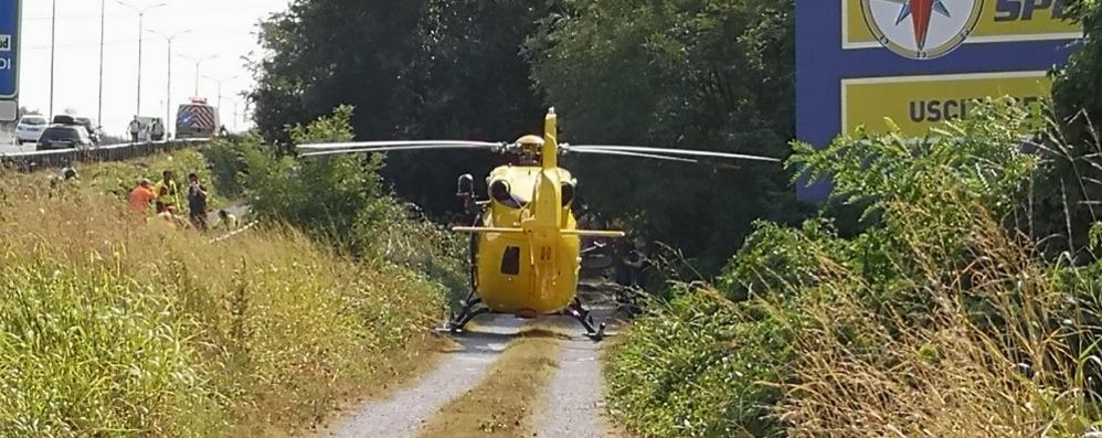 Statale 36 incidente Seregno Lissone motociclista sbalzato