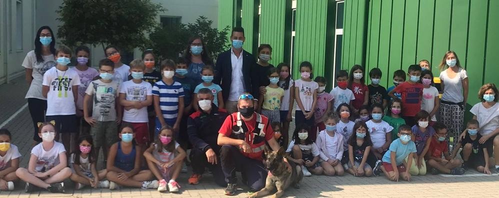 Foto di gruppo per i bimbi partecipanti all’iniziativa