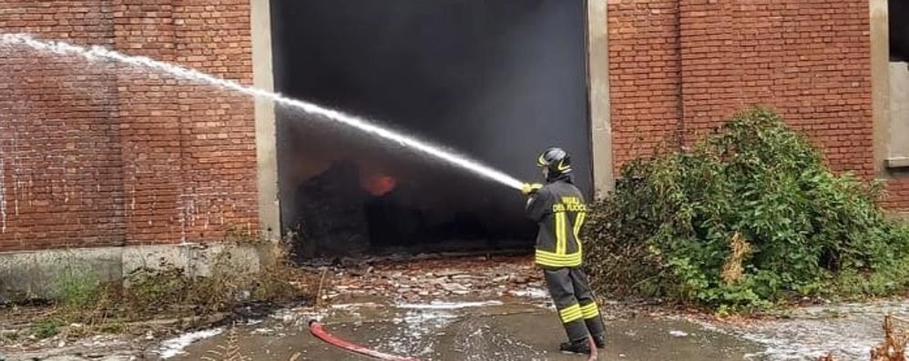 Vigili del fuoco all’opera a Varedo