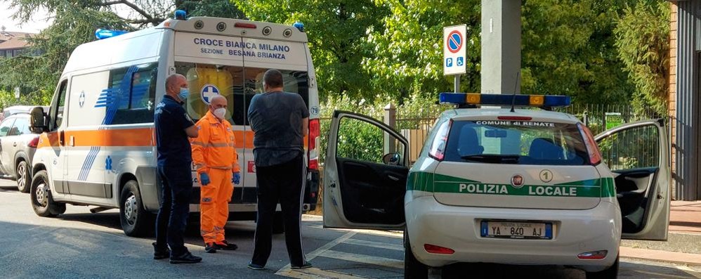 I soccorsi in via Papa Giovanni XXIII a Renate