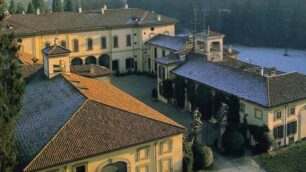 Il complesso di villa Taverna a Canonina