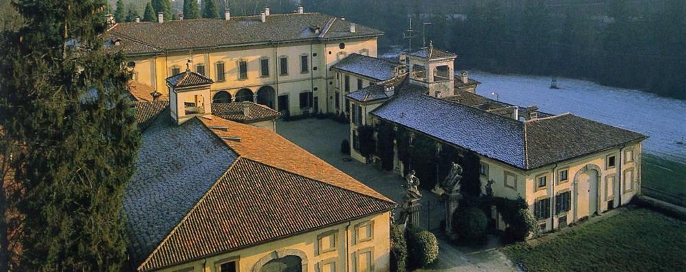 Il complesso di villa Taverna a Canonina
