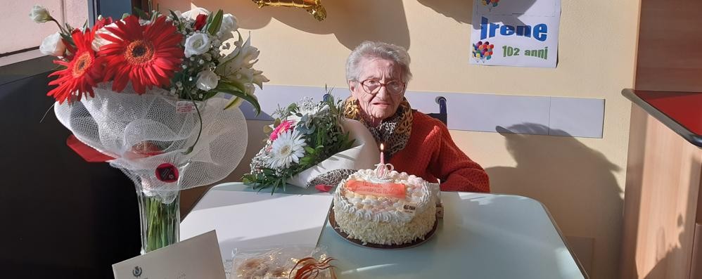 La seregnese Irene Pozzi che ha festeggiato i 102 anni ( foto Volonterio)