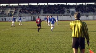 Lo stadio di Carate in una foto d’archivio