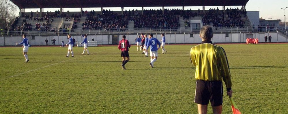 Lo stadio di Carate in una foto d’archivio