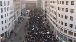 Il corteo no green pass di sabato 23 dicembre a Milano