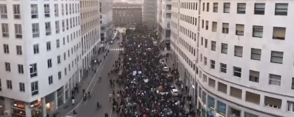 Il corteo no green pass di sabato 23 dicembre a Milano