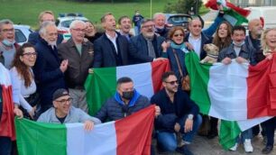Elezioni 2021 a Arcore foto ricordo in Villa Borromeo per il neo sindaco Maurizio Bono e i suoi sostenitori