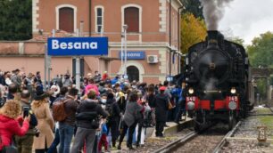 Il treno storico per i 110 anni della linea del Besanino: la festa alla stazione di Besana in Brianza