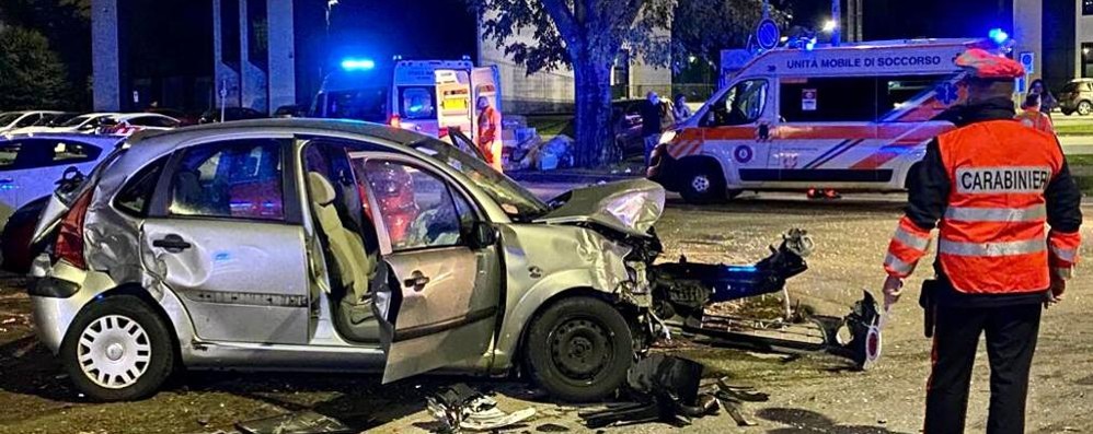 L’utilitara guidata dalla ragazza di Besana distrutta dopo l’impatto