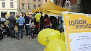 Monza Io non rischio gazebo Protezione civile un’edizione passata