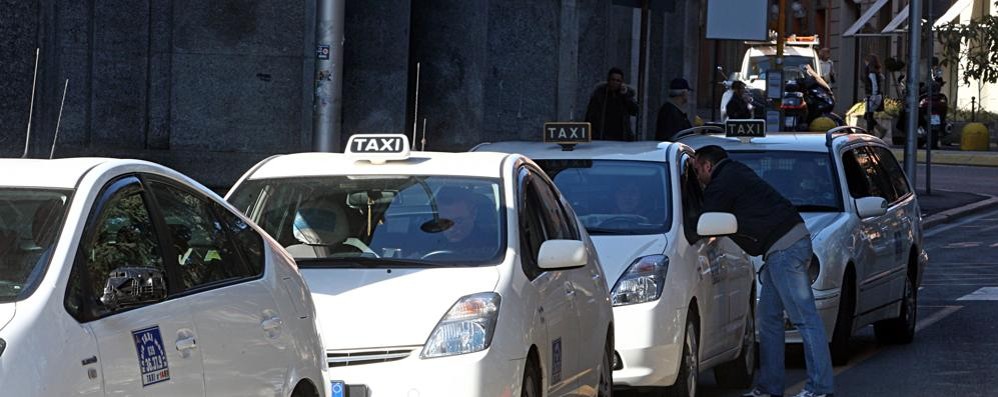 Monza Area Taxi piazza Carducci