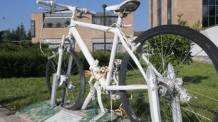 La ghost bike in ricordo di Matteo Trenti a Monza