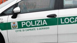 Un’auto della polizia locale di Capriate