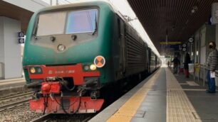 Un treno in arrivo alla stazione di Arcore