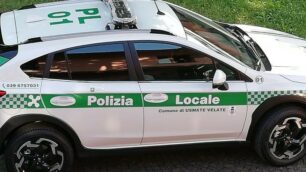 Usmate auto ibrida comando polizia locale