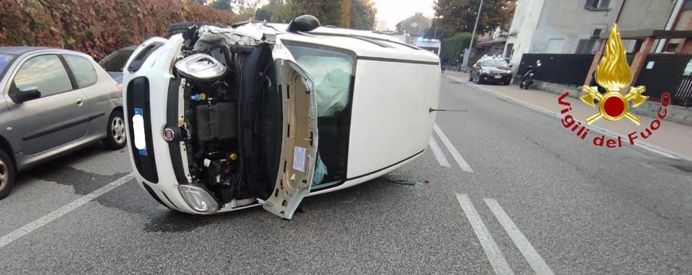 L'incidente di via Battisti (foto Vigili del fuoco)