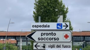 La donna è stata portata al pronto soccorso dell’ospedale di Vimercate