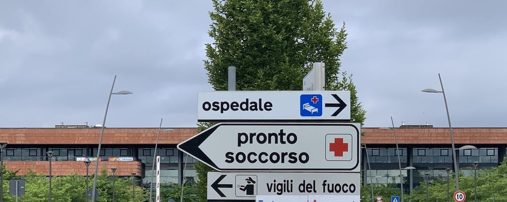 La donna è stata portata al pronto soccorso dell’ospedale di Vimercate