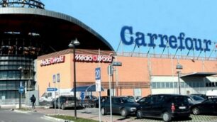 Il centro commerciale Carrefour di Limbiate