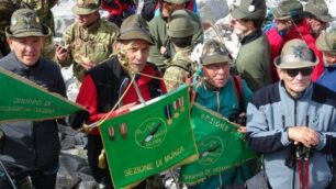 Gli alpini di Veduggio con Colzano