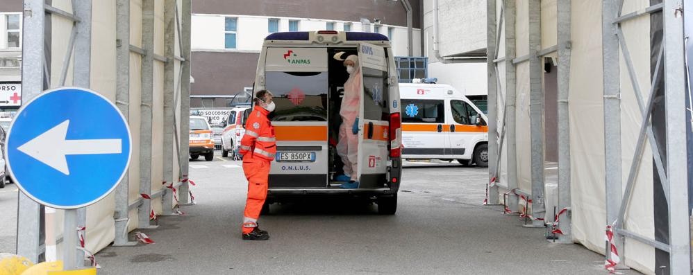 MONZA coronavirus ambulanza in ospedale san gerardo