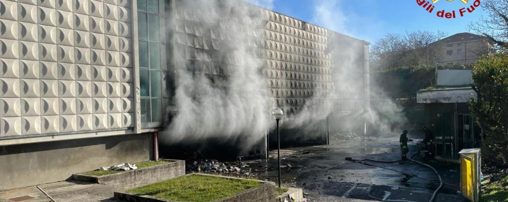 Incendio Giussano (foto Vigili del fuoco)
