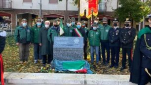 Celebrazioni 4 Novembre a Villasanta. Inaugurazione della nuova stele dedicata al Milite ignoto. (Foto dalla pagina Facebook del Comune)