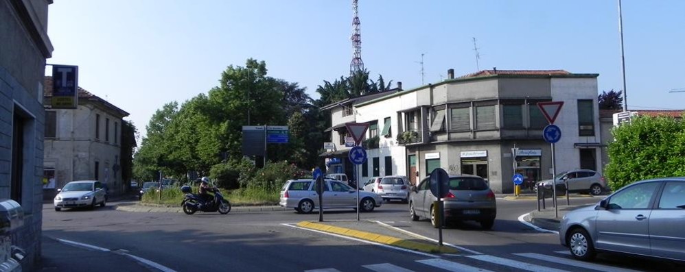 LISSONE - rotonda via Trieste