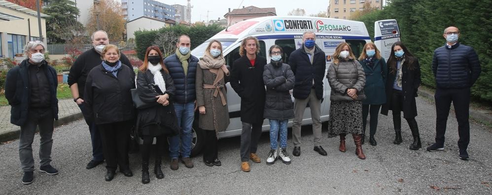 Donazione del pullmino per il trasporto