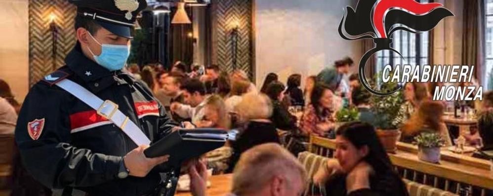 Carabinieri controlli Covid in un ristorante