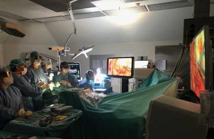 intervento chirurgico,sala operatoria,medici, esoscopio san gerardo monza