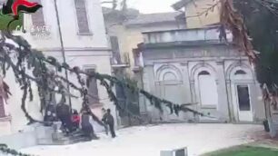 Rapine e botte a minorenni a Besana Brianza, otto 15 e 16enni ai domiciliari