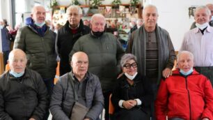 Gli eletti che faranno parte del nuovo direttivo del centro anziani (foto Volonterio)