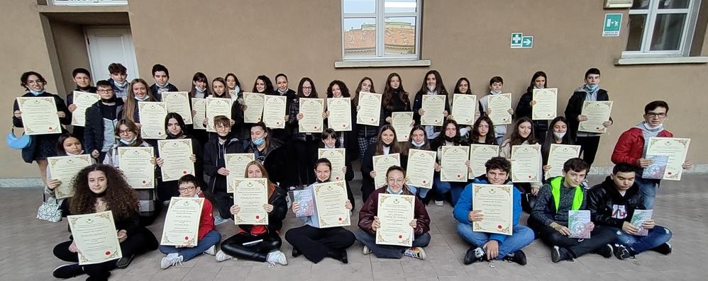 I 41 studenti di Brianza premiati dai Maestri del lavoro consolato di Monza e Brianza (foto Volonterio)