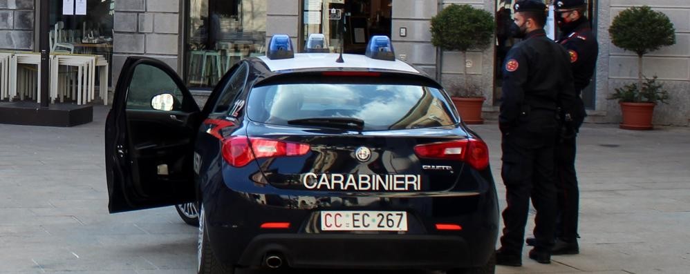 I Carabinieri a Seregno in piazza Vittorio Veneto