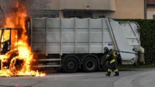 Incendio mezzo Gelsia