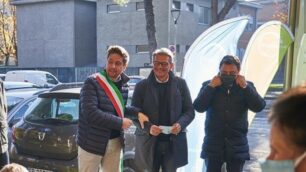 L'inaugurazione della casetta dell'acqua di via Pacini, la seconda in Seregno, alla presenza delle autorità (foto Volonterio)