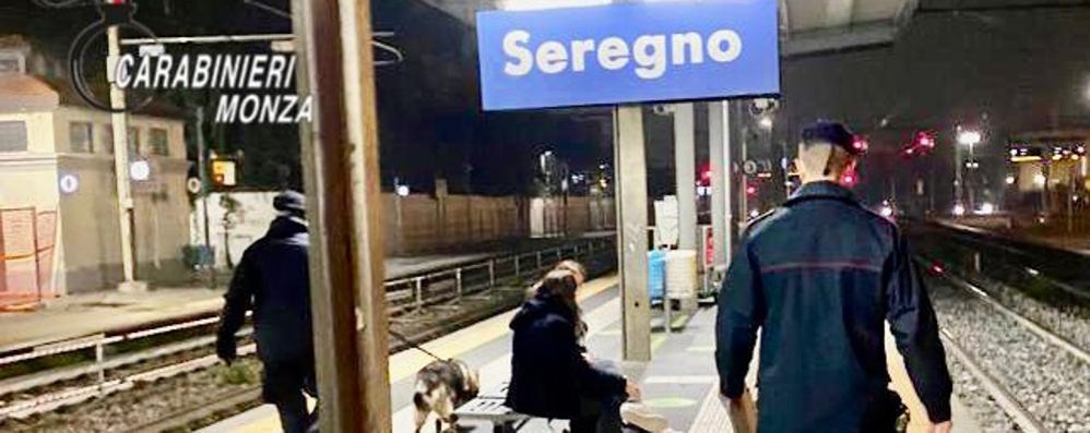 I carabinieri alla stazione di Seregno