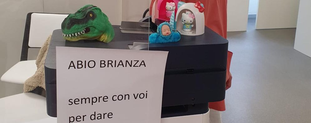 Alcuni dei giochini donati al centro di Monza