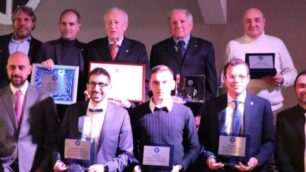Il gruppo di tutti i direttori di gara di Seregno che hanno ricevuto un riconoscimento