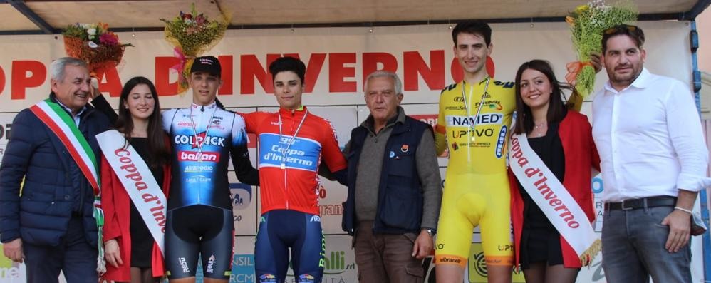 Ciclismo Coppa d'inverno Belletta sul podio (in giallo)