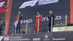 Formula 1 Abu Dhabi: il podio con Verstappen primo e campione del mondo, Hamilton e Sainz - foto Fabio Vegetti/IlCittadinoMb