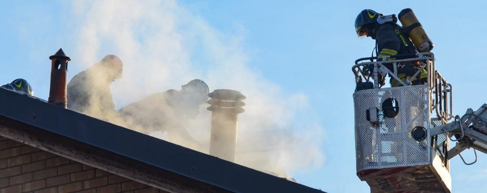 Giussano incendio via De Amicis