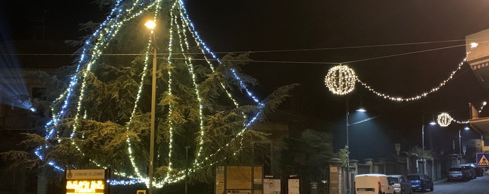 L’albero di Natale di piazza Roma a Lesmo