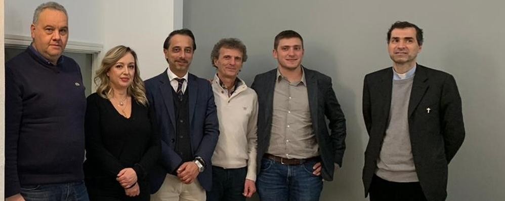 Roberto Sciarrone, terzo da sinistra, con i vari protagonisti dell'incontro al collegio Ballerini